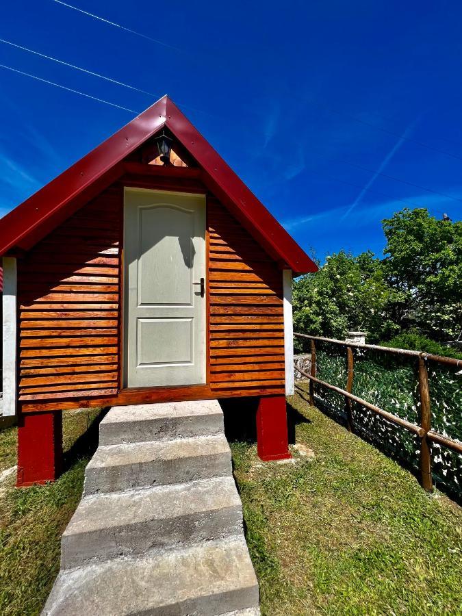 Vikendica,Bungalovi Lipska Pecina Cetinje Exterior foto